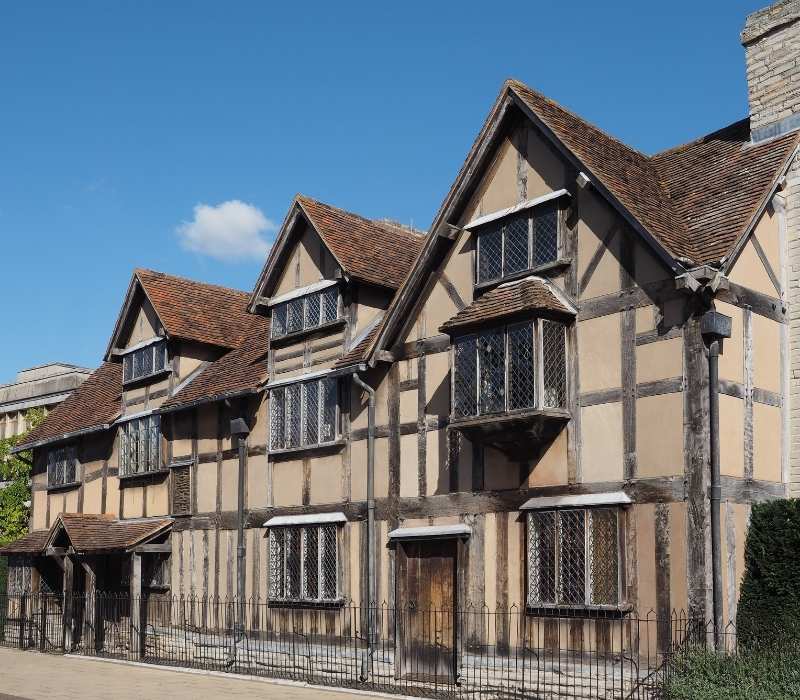 Visit Stratford-upon-Avon & Warwick Castle