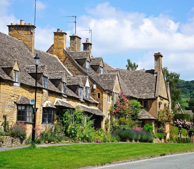 Discover the Cotswolds, Oxford, Stonehenge and Windsor Castle