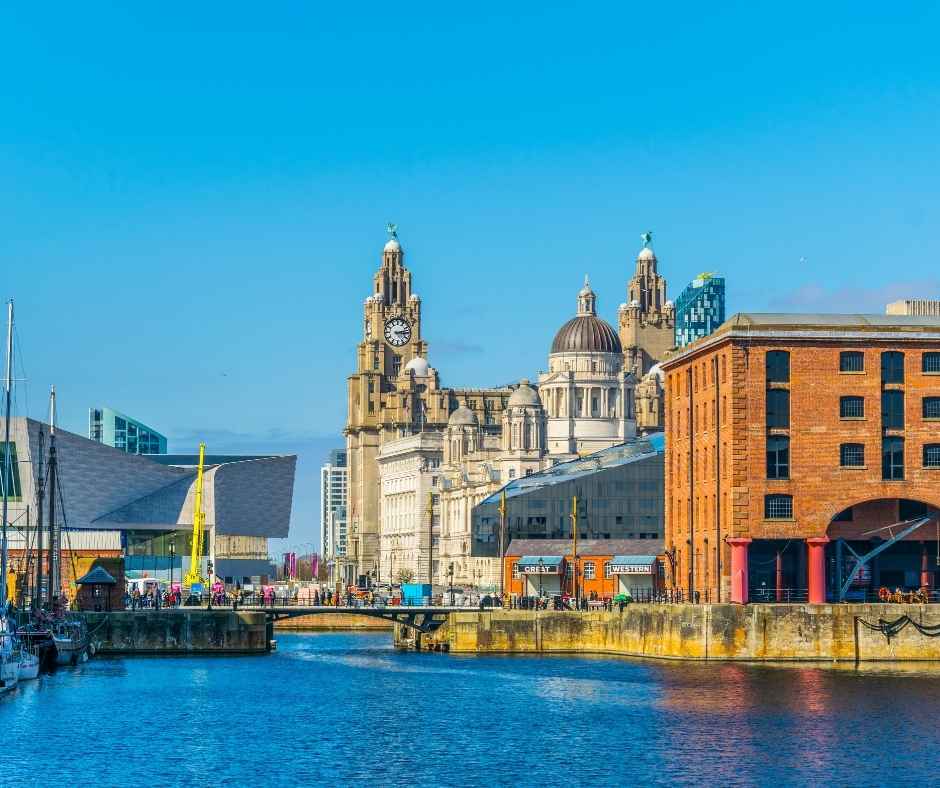 Luxury 4-star stays in Liverpool and Manchester with breakfast